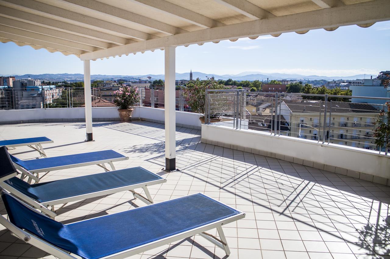 Residence Adriatico Gabicce Mare Exterior foto